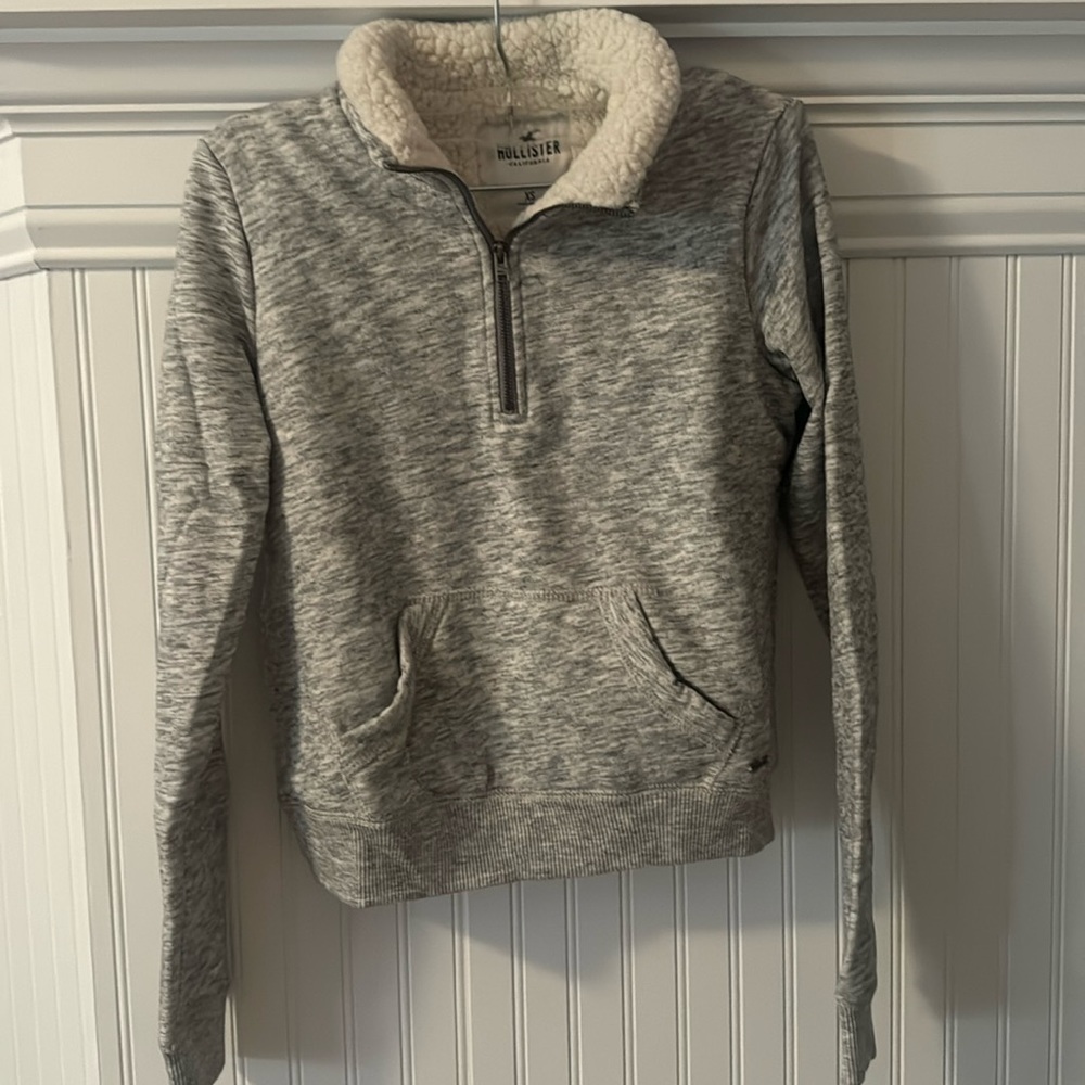 Grey hollister half zip